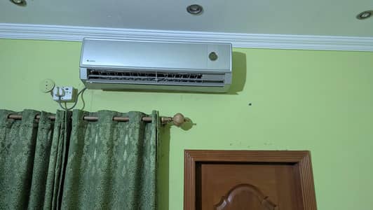 GREE 1.5 TON OLD MODEL SIMPLE AC