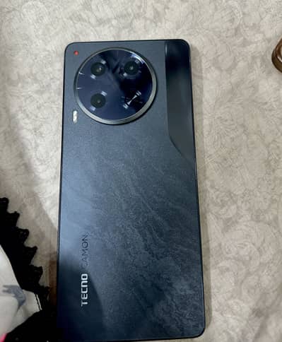 8GB ram 256 storage
