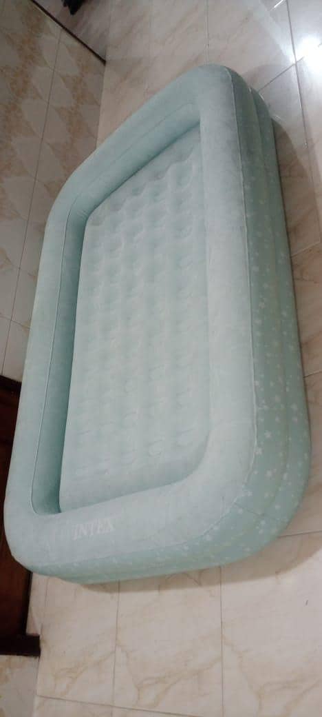 bed set and pool 1