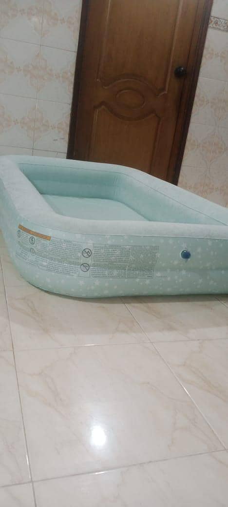 bed set and pool 3