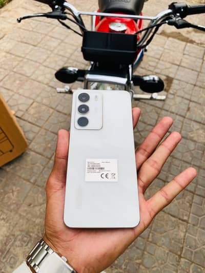 Realme c71 ///storage 6/128 only 2 month use