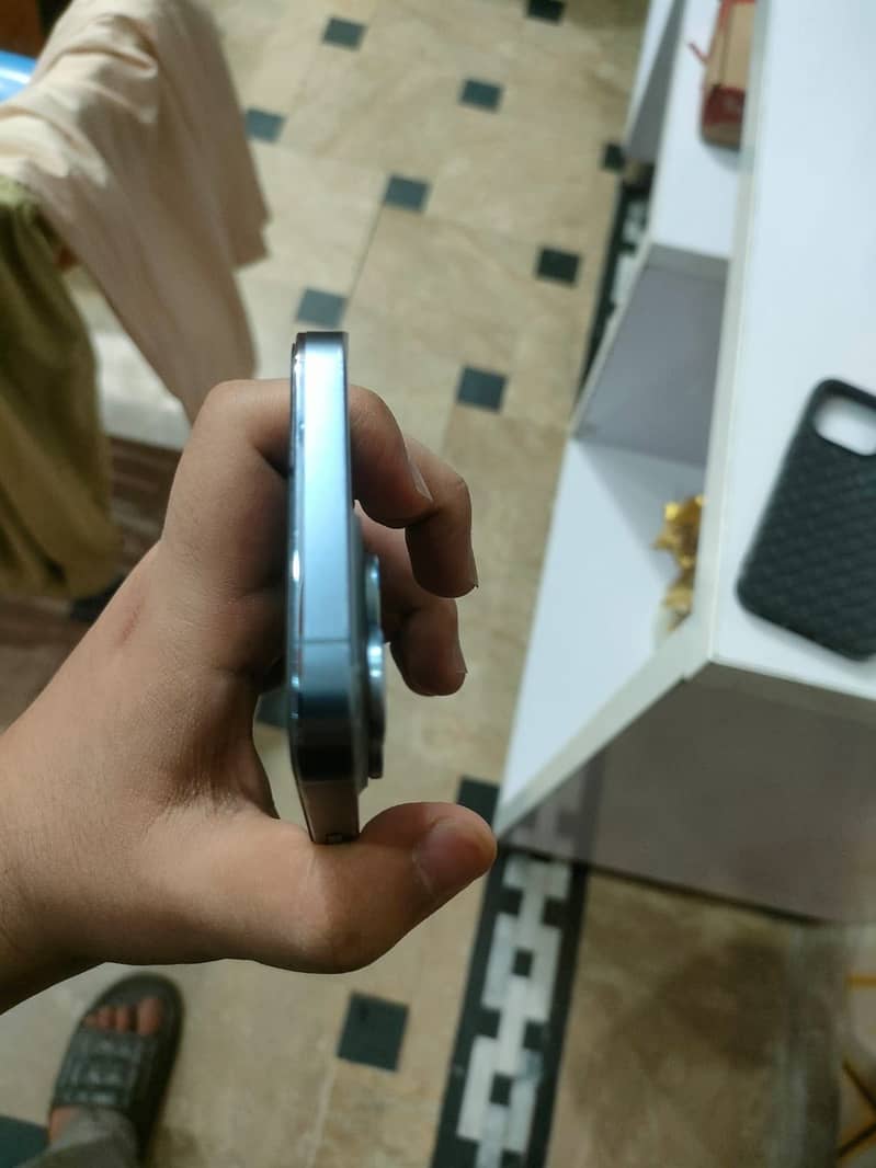 iPhone 13 pro 1