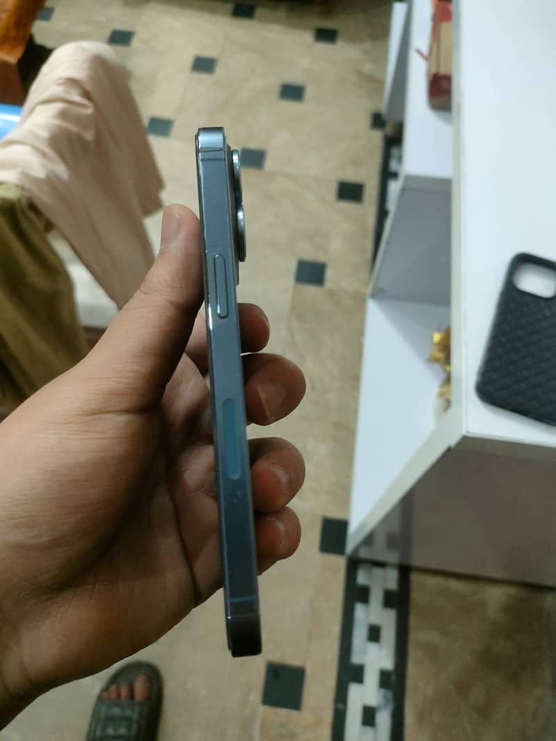 iPhone 13 pro 3