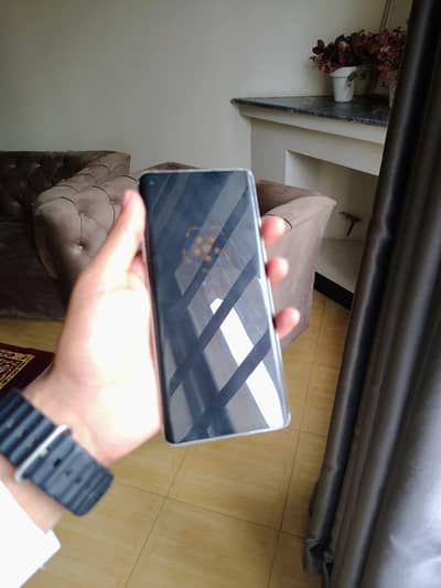 oneplus 8 only backcrack 90FPS  (EXCHANGE POSSIBLE)