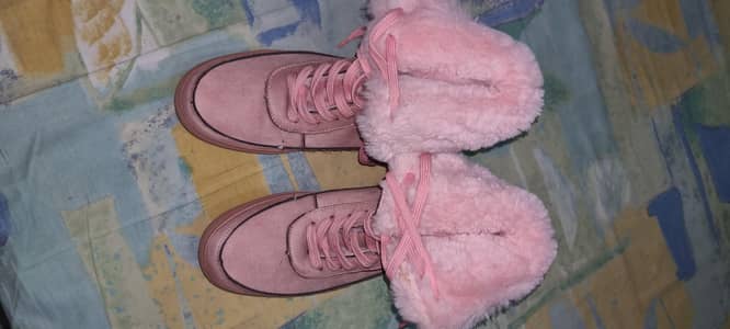 fur shoe's