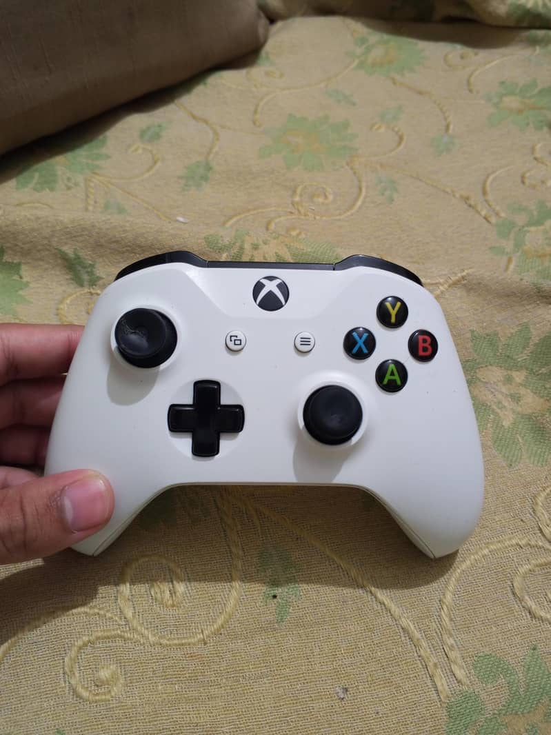 Xbox one original controller 0