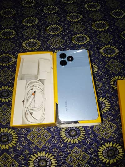note 50 4gb 64gb  0303. /8324/. 249. complete box