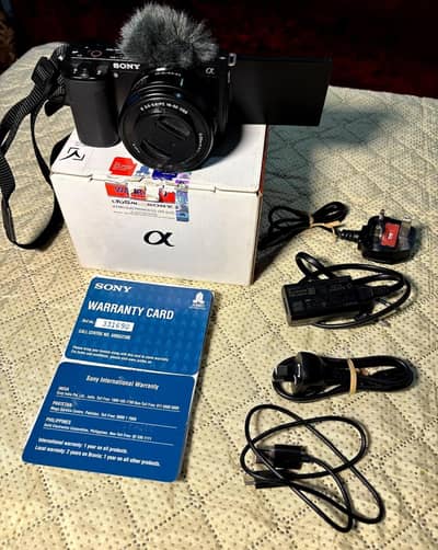 Sony ZvE10 , kit lense and All Accessories