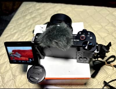 Sony ZvE10 , kit lense and All Accessories