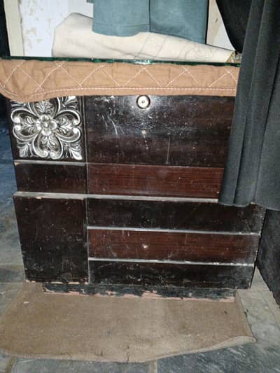 2 side tables are going to b sale