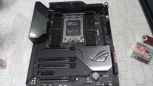 ASUS ROG Zenith Extreme is X399