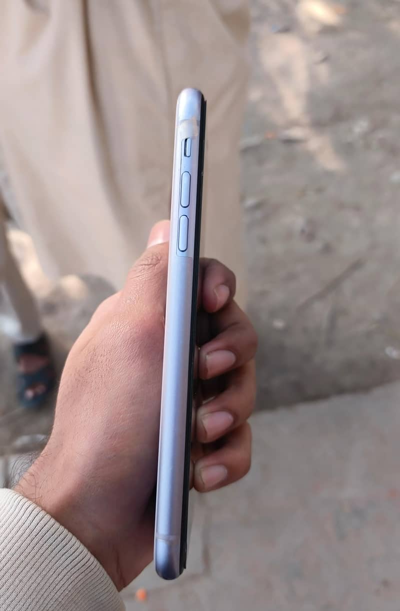 iPhone 11 2