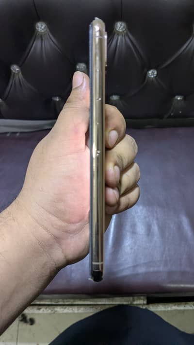 Golden i phone xs max
