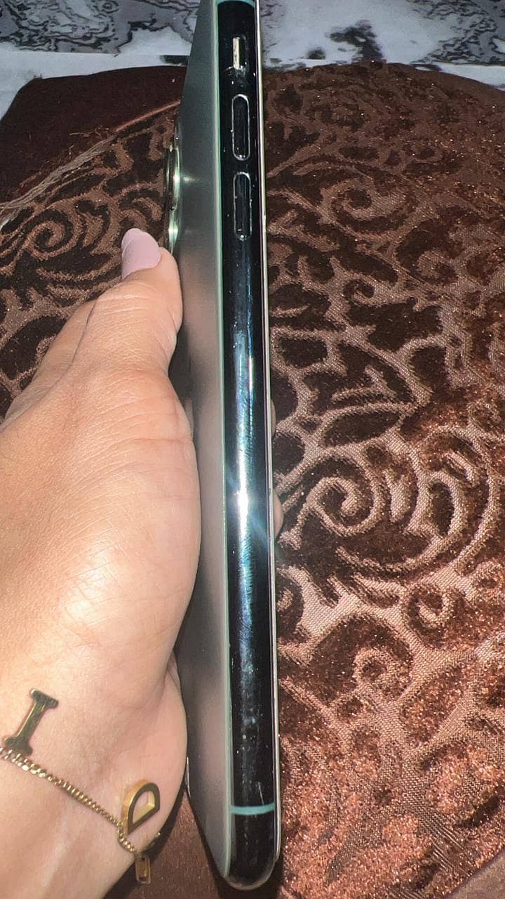 iPhone 11 pro max 2