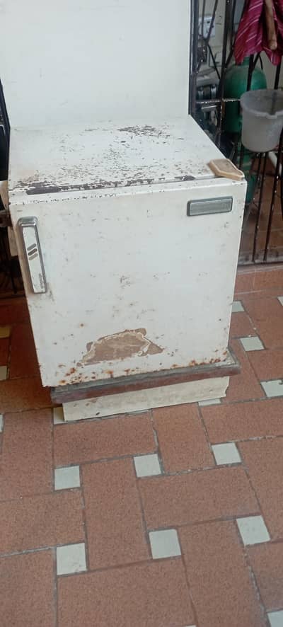 Bedroom Philips Fridge and Freezer For Sale