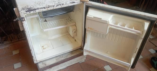Bedroom Philips Fridge and Freezer For Sale