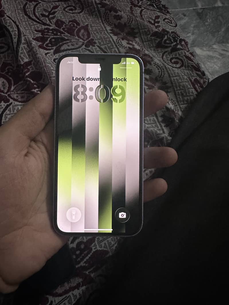 Apple iPhone 12 4