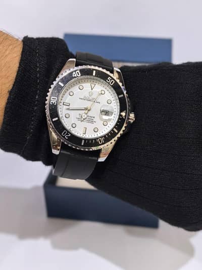 men's watch with rotating dial