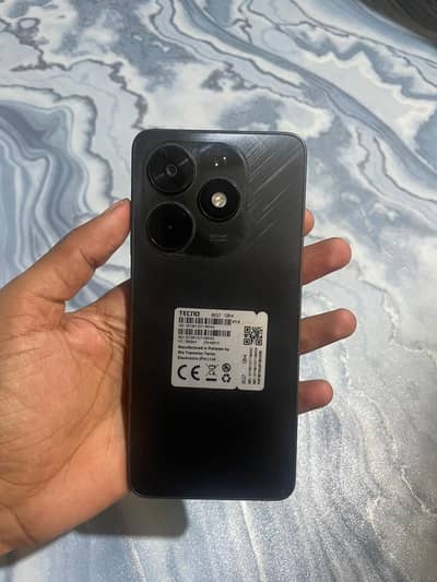 Tecno spark 20c 128 gb rom all ok 10 by 10 with box s original charger