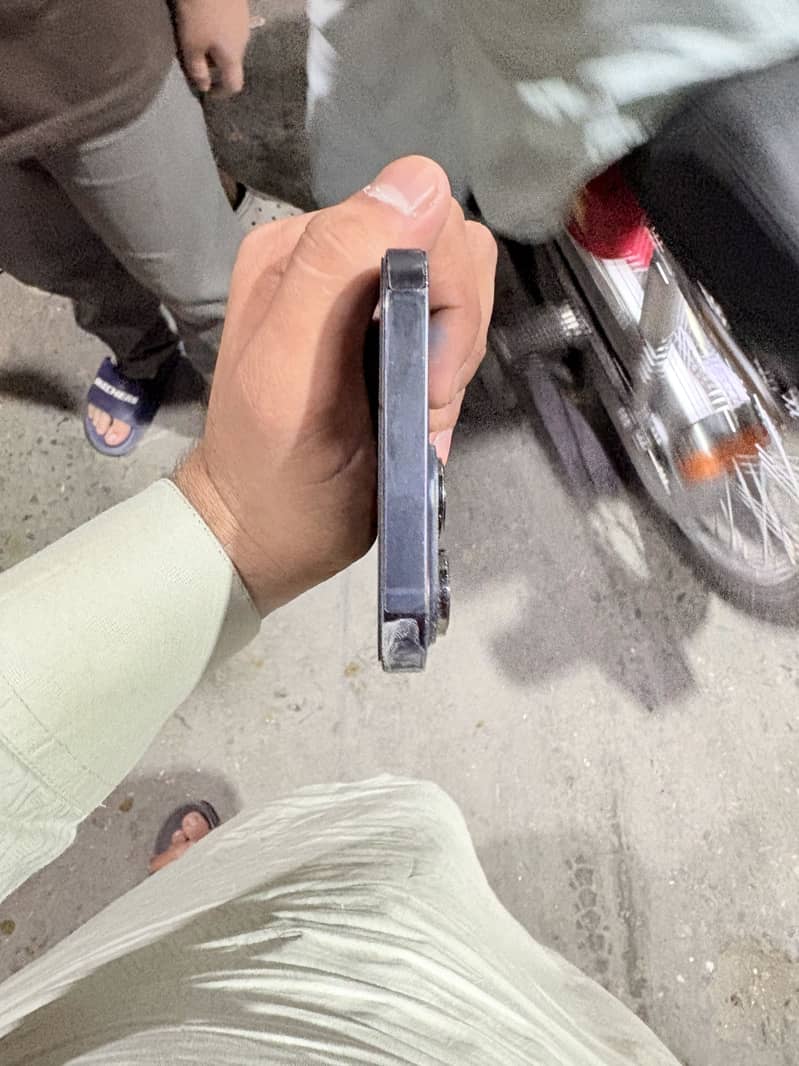 Iphone 14pro max 4
