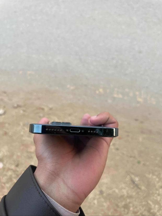 IPHONE 12 PRO MAX 4
