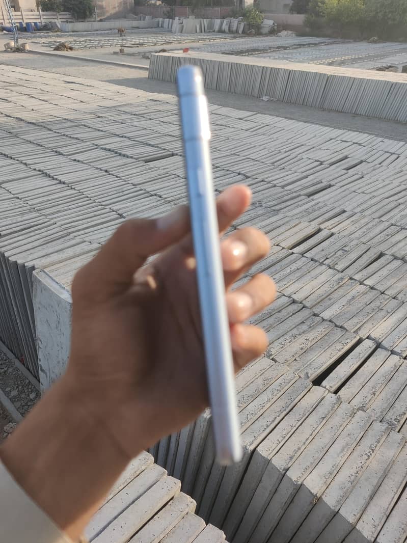 Google Pixel 7a 2
