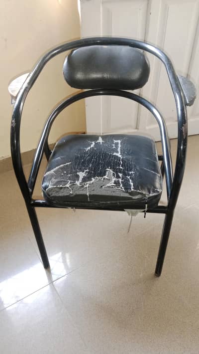 Iron chairs in cheap prices Rs 900 each
