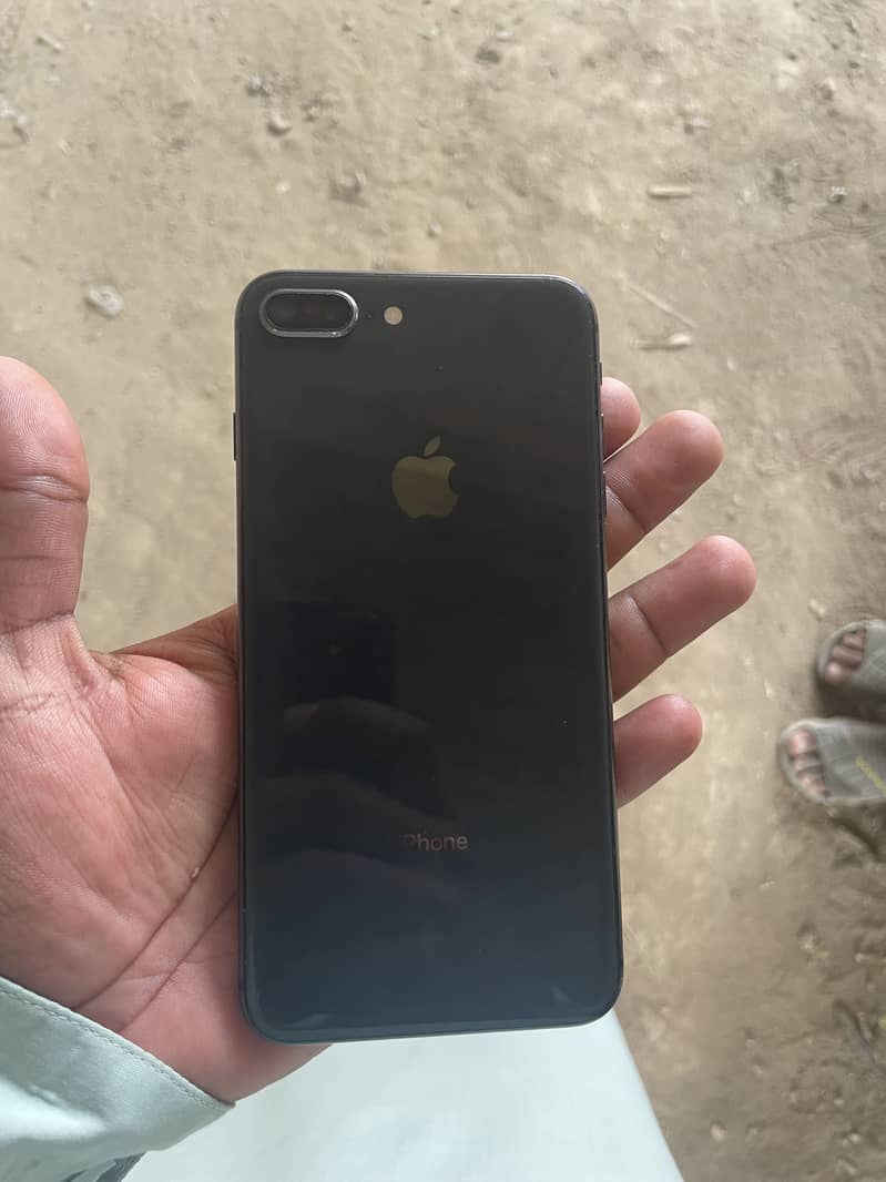 iPhone 8 Plus 2