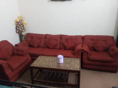 5 Seater Sofa Set in Good Condition – Comfortable & Stylish