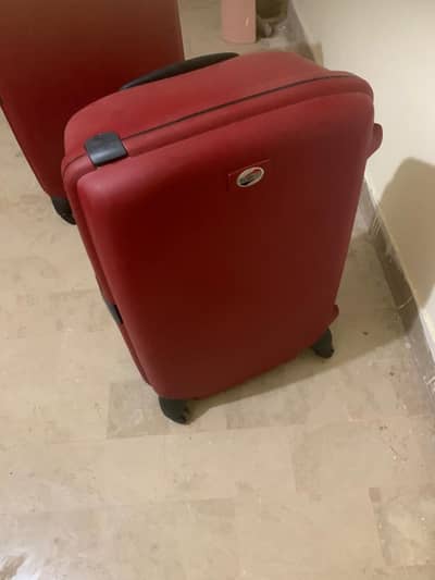 American Tourister ( Genuine )
