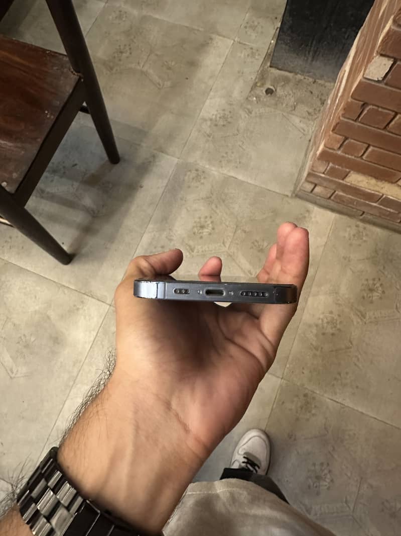Iphone 13pro 4