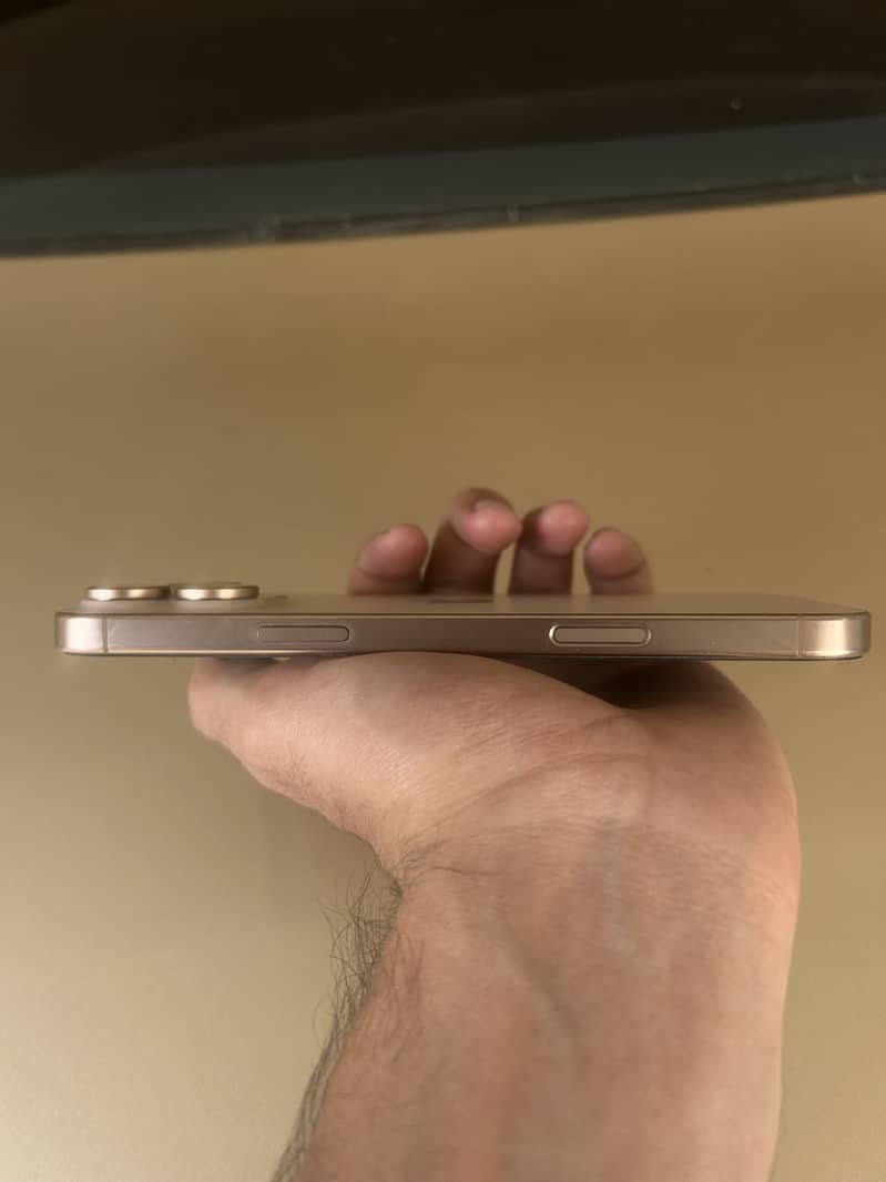 IPHONE 16 PRO MAX 2