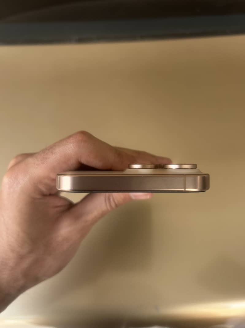 IPHONE 16 PRO MAX 3