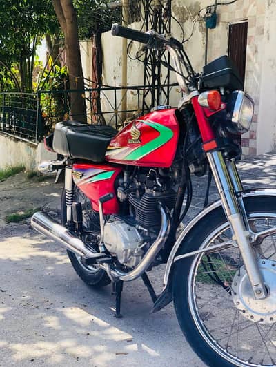 Honda 125cG bike model 2014 for sale