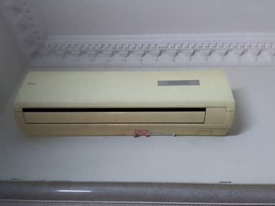 Haier 1.5 Ton Split AC (Conventional/Fixed Speed) – Powerful Cooling