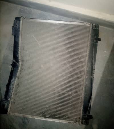 Vitz 2011 to 2013 model damaged radiator (Repairable Condition)