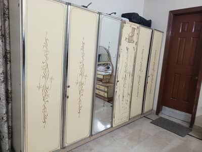 Furniture for sale bed set with reasonable price