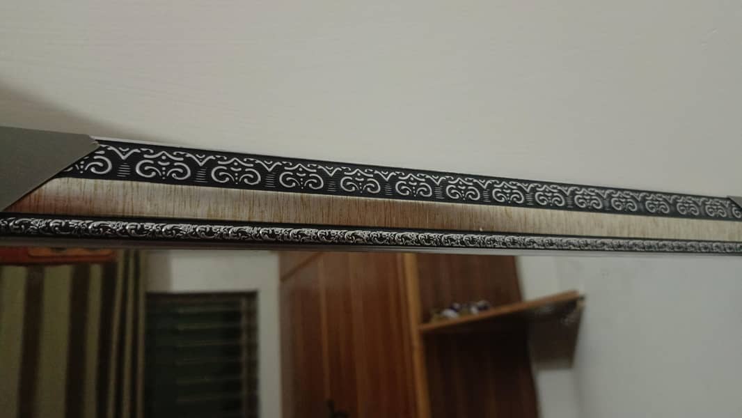 mirror 11