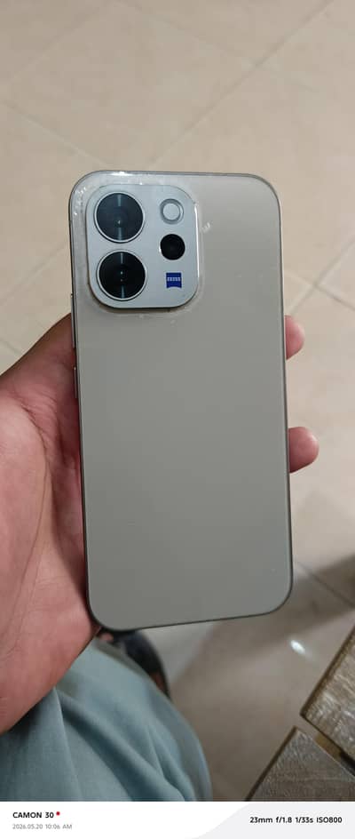 v70 5G 12/512GB
