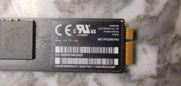 MacBook air model 2015 SSD hard 256gb
