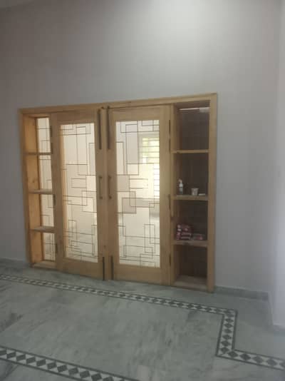 10 MARLA HOUSE AVAILABLE FOR RENT