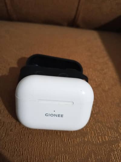 earphones