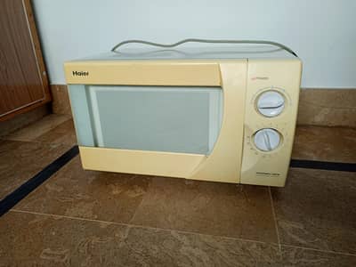 Haier HR-7802D 24L 800W Microwave