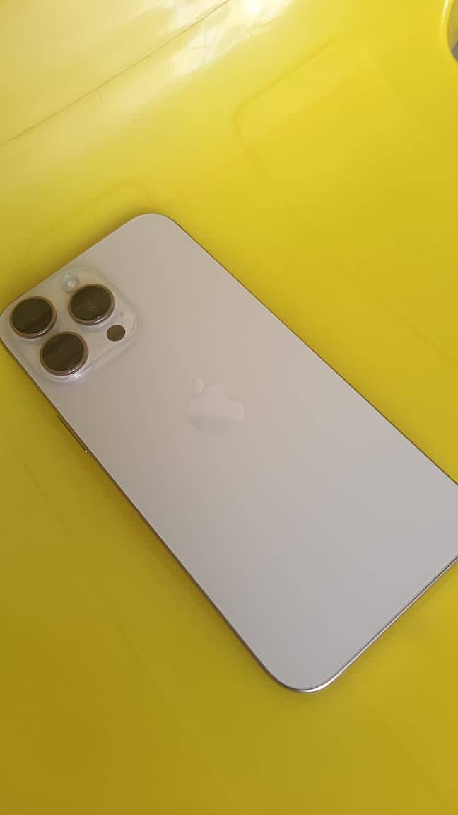 iPhone 16 Pro Max 0