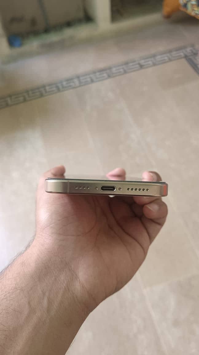 iPhone 16 Pro Max 3
