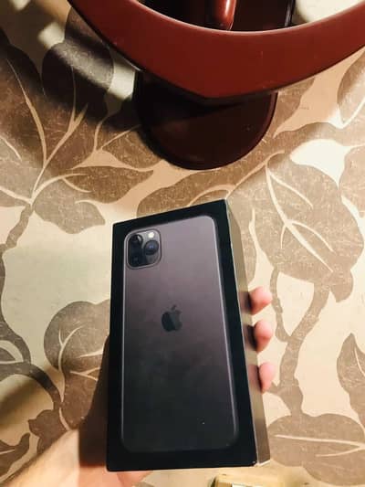 iPhone 11 pro max 256gb Official Pta box complete