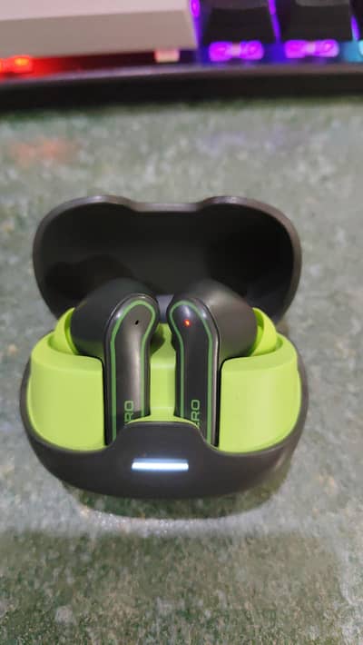 ZERO Wave Neo Gaming Earbuds (10/10 Condition + Warranty)