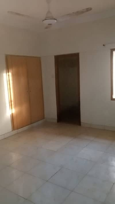 3 bed dd 2nd floor flat for rent