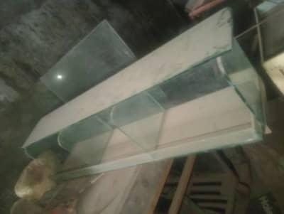 Counter for milkshake shop Made of glass