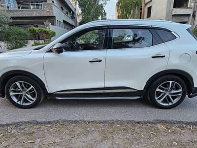 MG HS 2022
